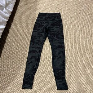 Lululemon Align Gator Green incognito camo leggings